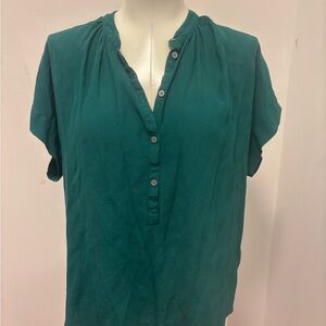 Jcrew Green button down top short sleeve. XS